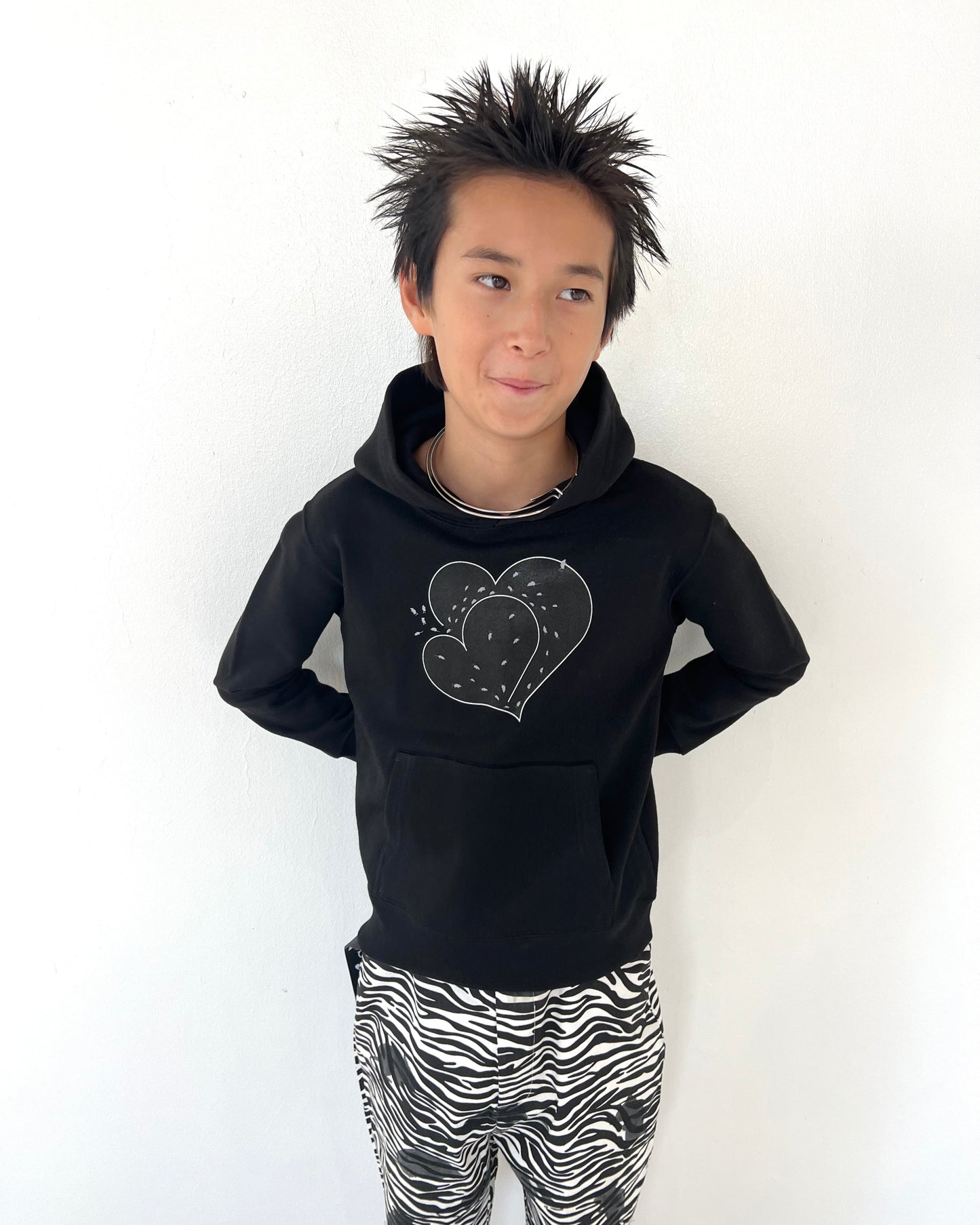 HEART HOODED SWEATSHIRT BLACK