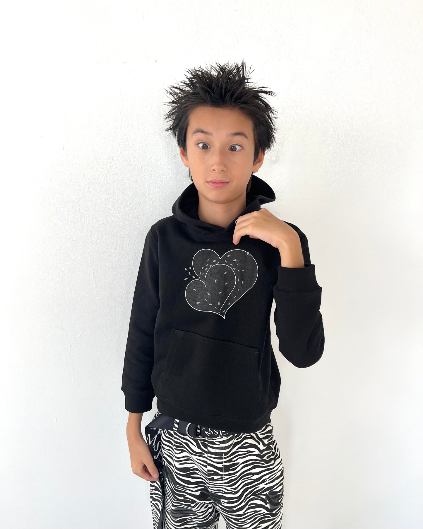 HEART HOODED SWEATSHIRT BLACK